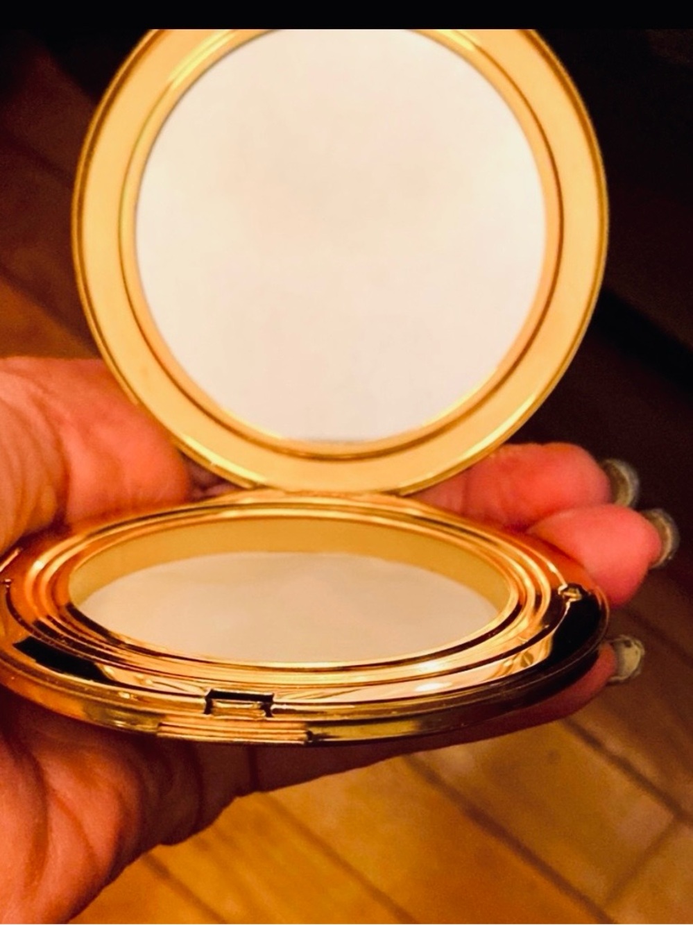 Vintage Gold Stratton Powder Setting Compact 
Collectible item - Picture 4 of 5